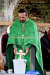 В день Святой Троицы настоятель прихода Архангела Михаила совершил Божественную литургию